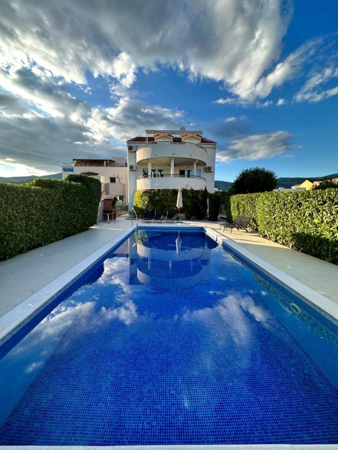 Apartments Villa Ohana Kaštela エクステリア 写真