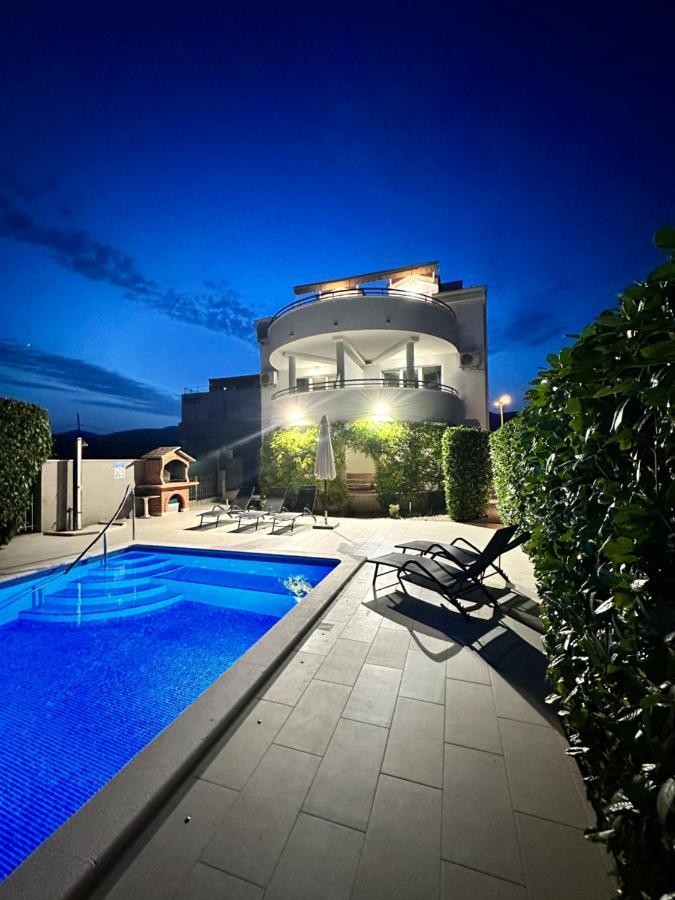 Apartments Villa Ohana Kaštela エクステリア 写真