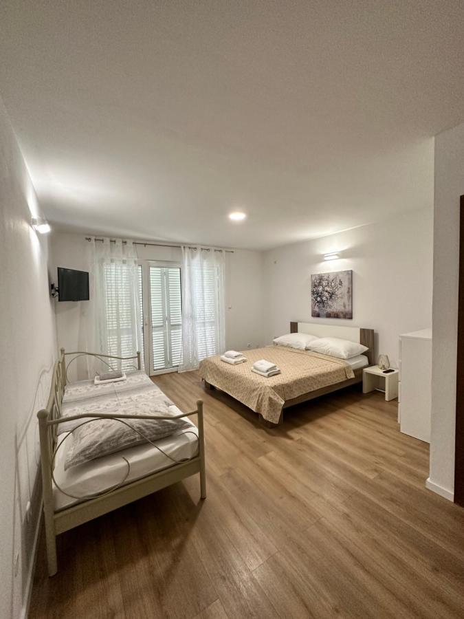 Apartments Villa Ohana Kaštela エクステリア 写真